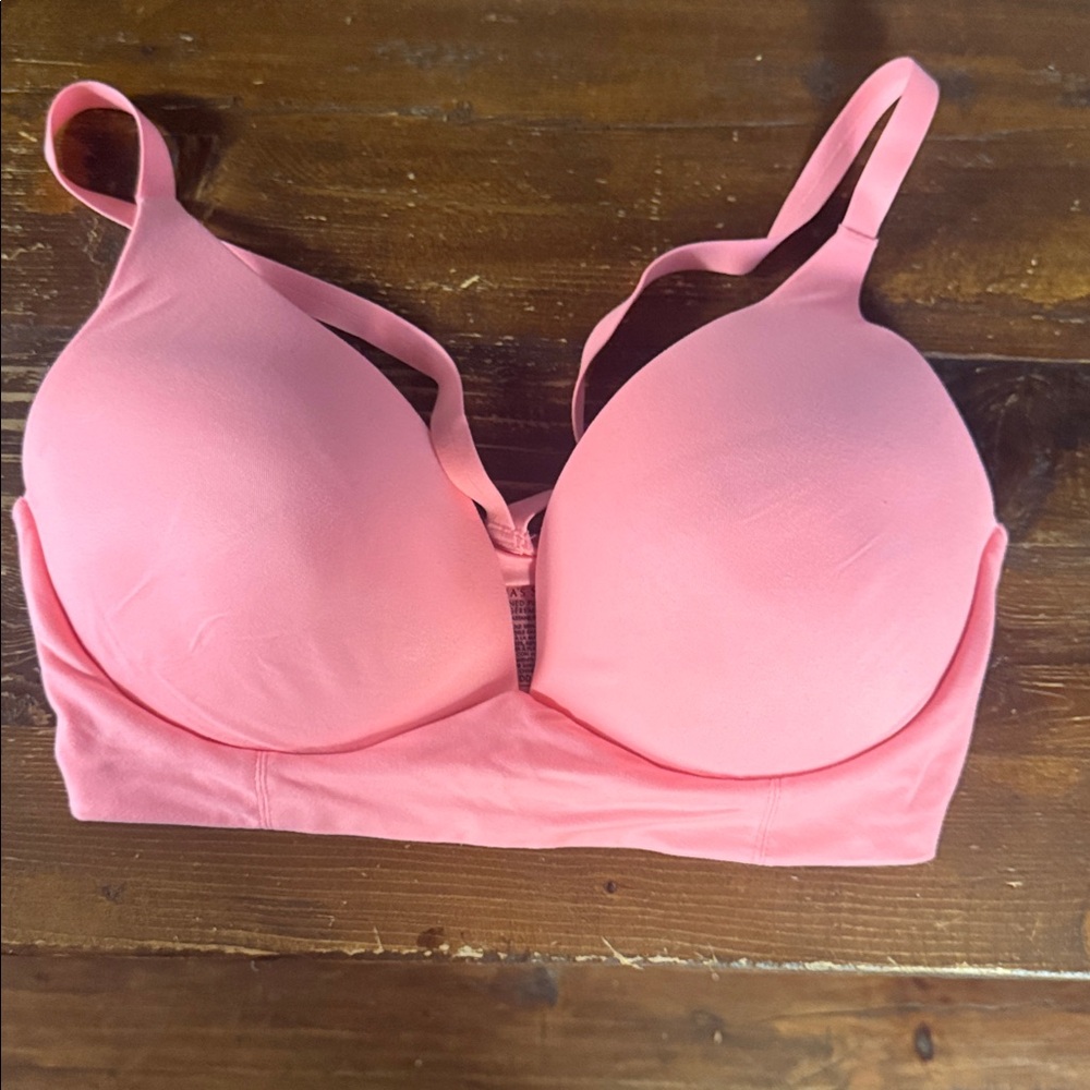 Victoria's Secret Lightly Lined Plunge Pullover Wireless Bra 32DD